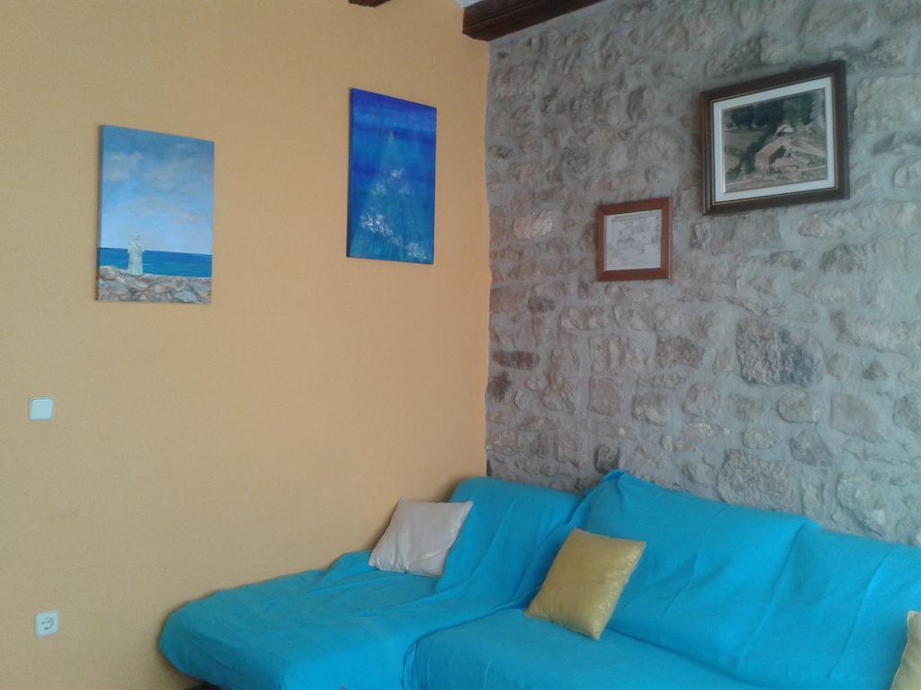 Casa Angrill Hotel Oliana Exterior photo