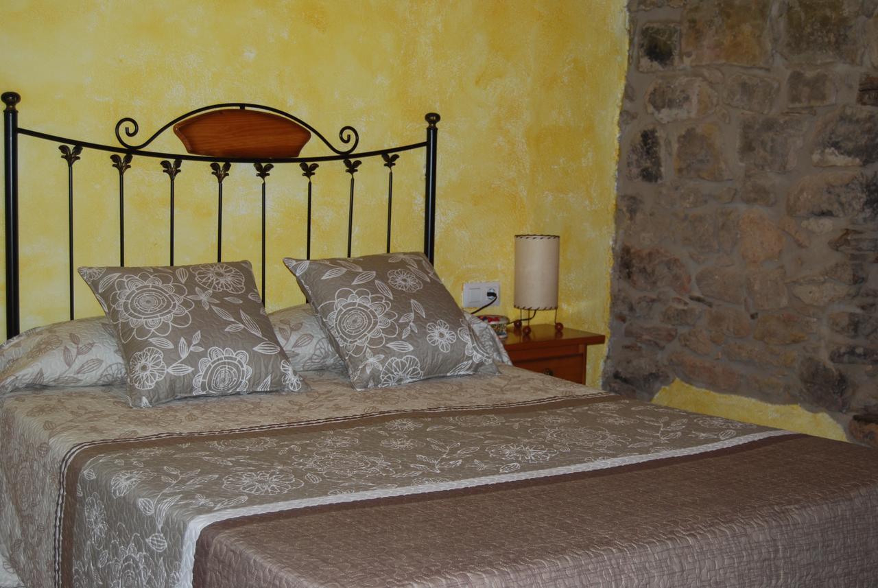 Casa Angrill Hotel Oliana Exterior photo